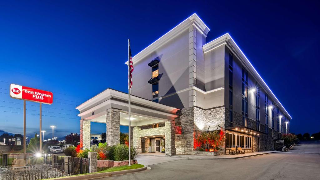 Best Western Plus Greenville I-385 Inn & Suites Main image 1